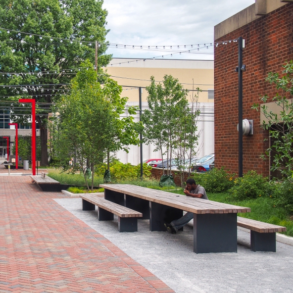 Solid Picnic Set, Philadelphia (US) Street furniture - Solid Picnic Table Bench, Philadelphia (US)